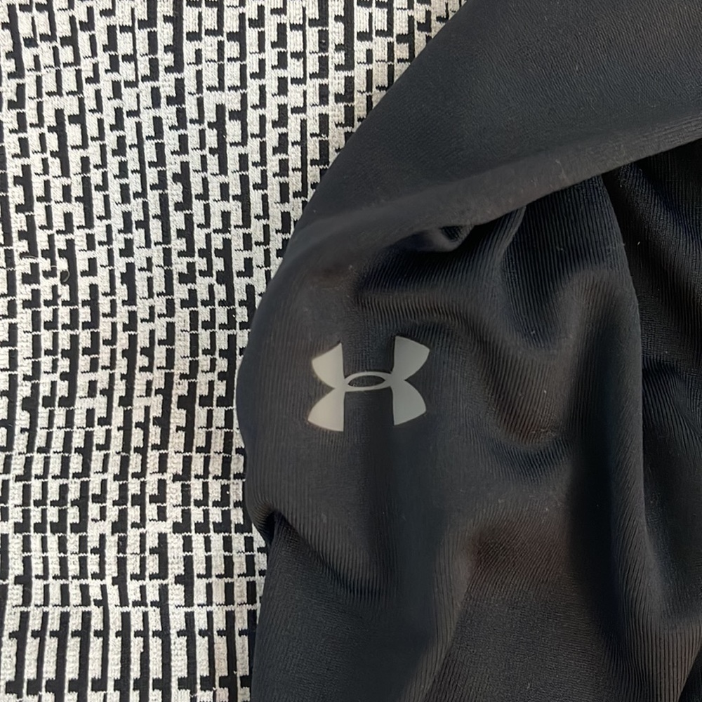 Under armor top - Picture 2 of 2